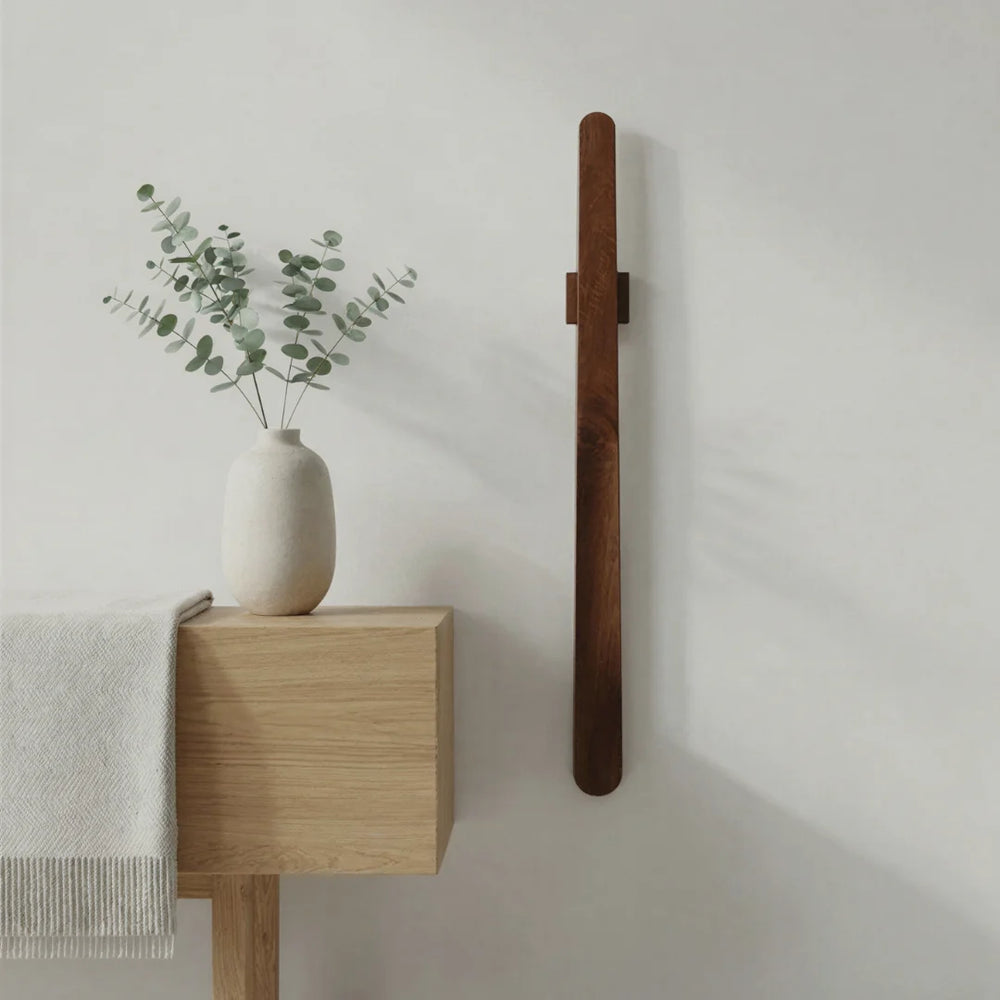 Calzascarpe magnetico in legno massello – 55 cm