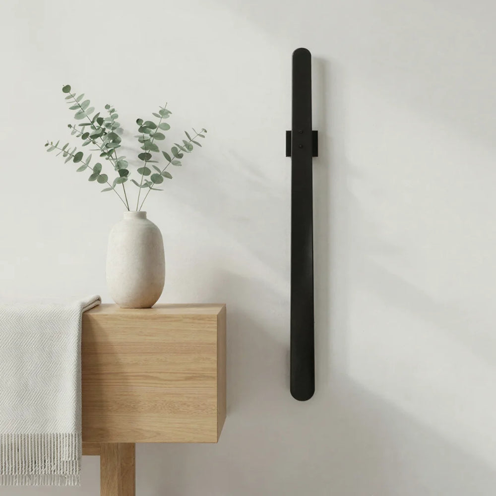 Calzascarpe magnetico in legno massello – 55 cm
