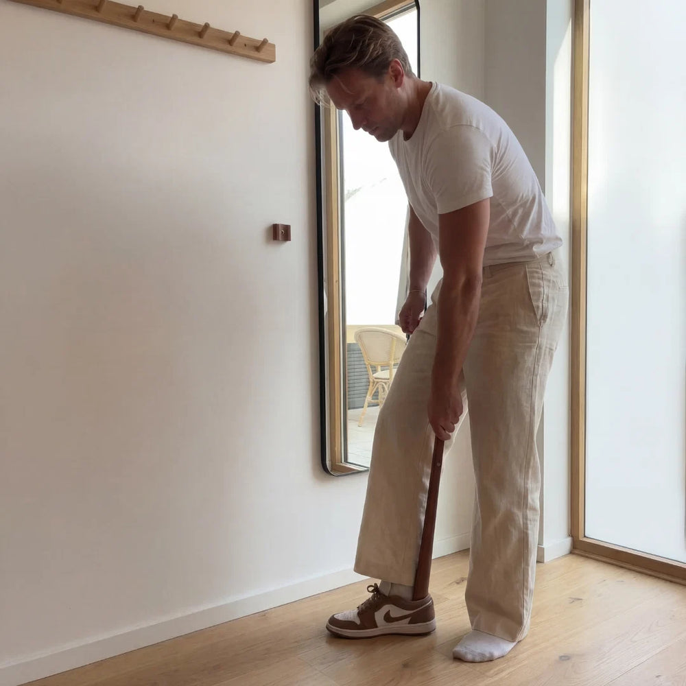 Calzascarpe magnetico in legno massello – 55 cm